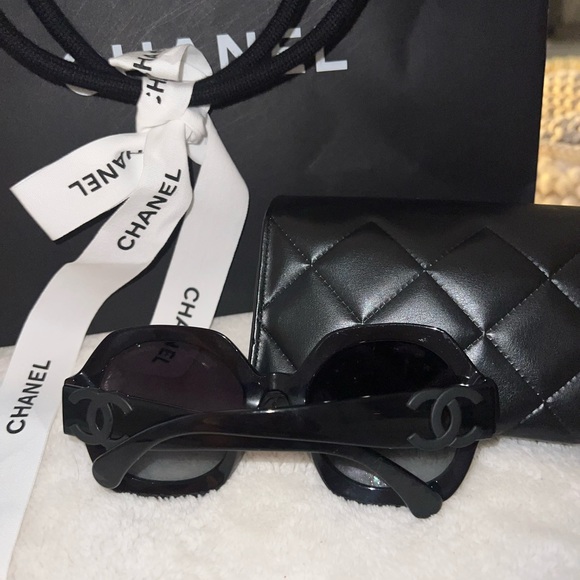 CHANEL Round Sunglasses main image 6